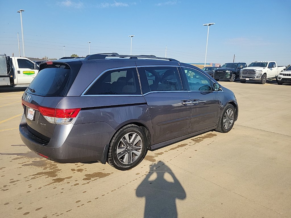Used 2016 Honda Odyssey Touring Elite image 3