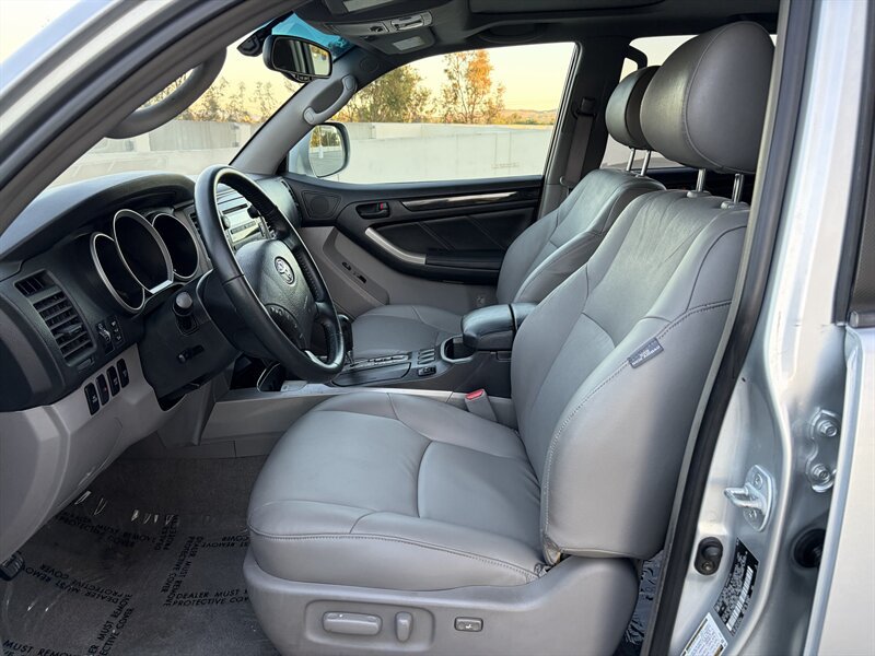 Used 2006 Toyota 4Runner Limited w/ Preferred Accessory Pkg RWD image 15