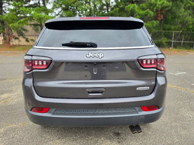 Used 2022 Jeep Compass Latitude FWD image 5