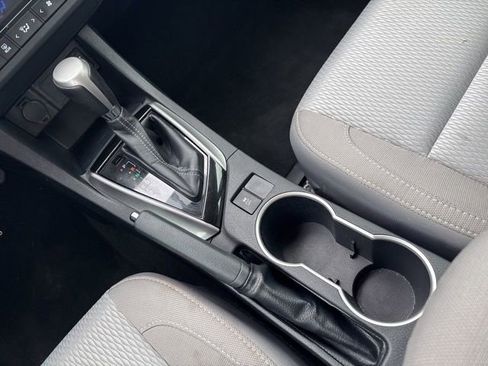 Used 2016 Toyota Corolla LE image 32