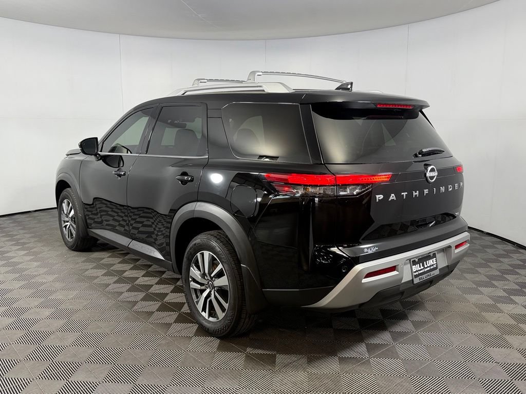 Used 2025 Nissan Pathfinder SL FWD image 9