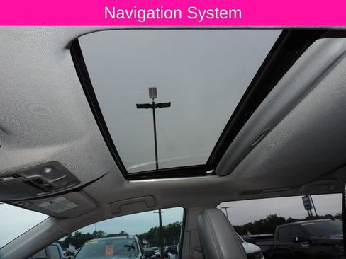Used 2019 Toyota Highlander XLE FWD image 18