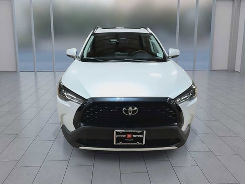 Certified 2023 Toyota Corolla Cross LE w/ Moonroof Package AWD/4WD image 3