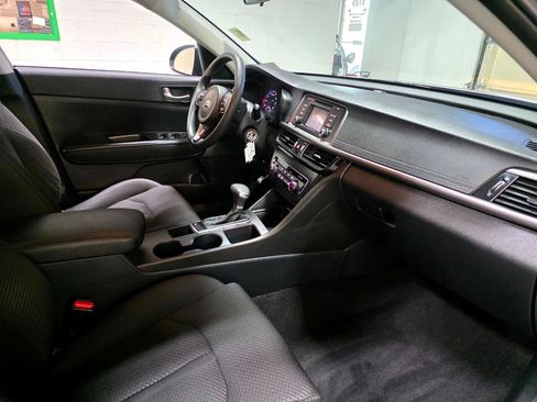 Used 2016 Kia Optima LX image 25