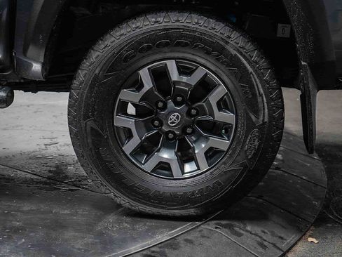 Used 2021 Toyota Tacoma TRD Off-Road image 12