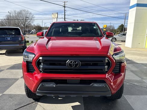 Used 2025 Toyota Tacoma 2WD Double Cab image 3