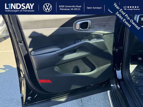 Used 2023 Kia Sorento S w/ Panoramic Sunroof Package image 9