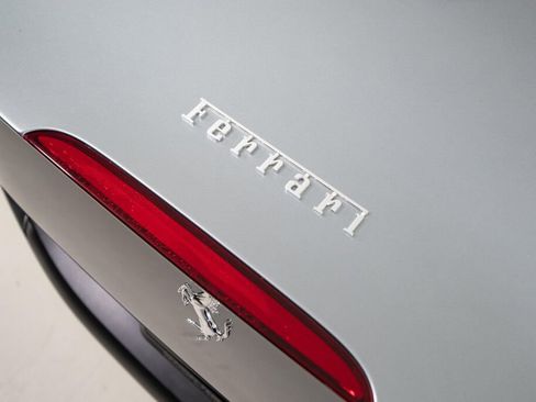 Used 2019 Ferrari Portofino RWD image 7