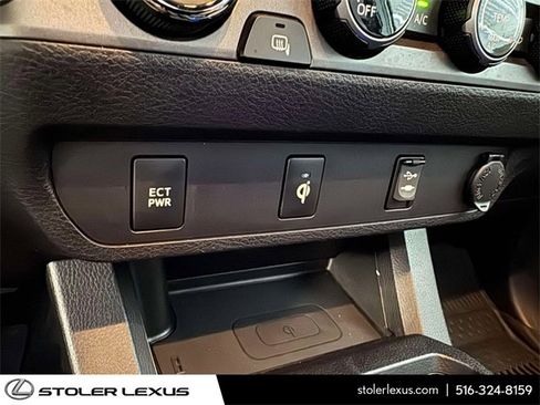 Used 2017 Toyota Tacoma SR5 image 33