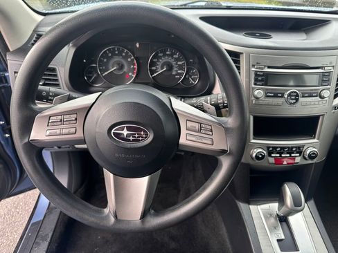 Used 2010 Subaru Outback 2.5i image 14