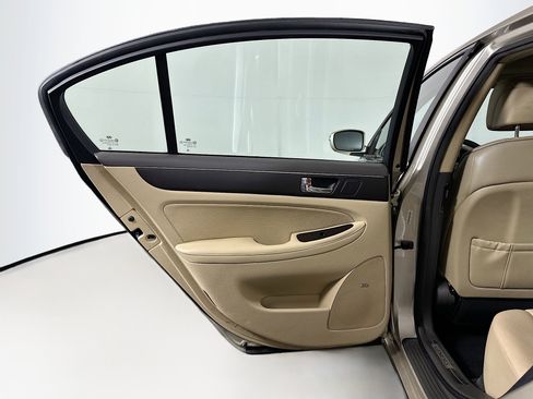 Used 2010 Hyundai Genesis 3.8 w/ Technology Pkg 4 image 27