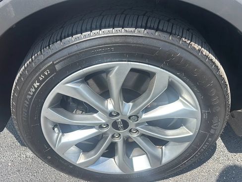 Used 2018 Lincoln MKC Select w/ Select Plus Package AWD/4WD image 29