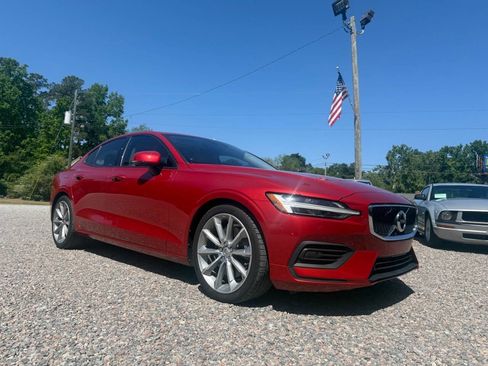 Used 2019 Volvo S60 T6 Momentum AWD/4WD image 7