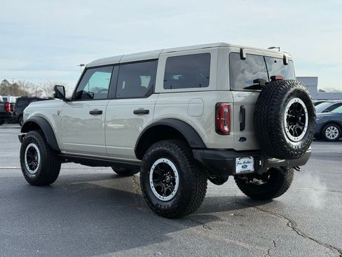 New 2025 Ford Bronco Badlands image 7