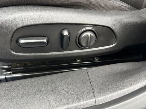 Used 2020 Chevrolet Malibu LT FWD image 27