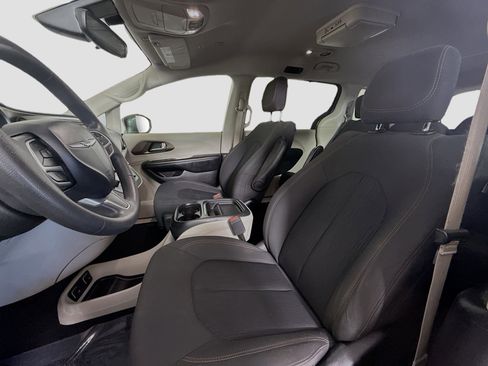 Used 2018 Chrysler Pacifica Touring Plus w/ Tire & Wheel Group image 22