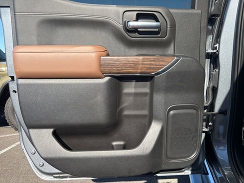 Used 2019 Chevrolet Silverado 1500 High Country w/ High Country Premium Package image 23