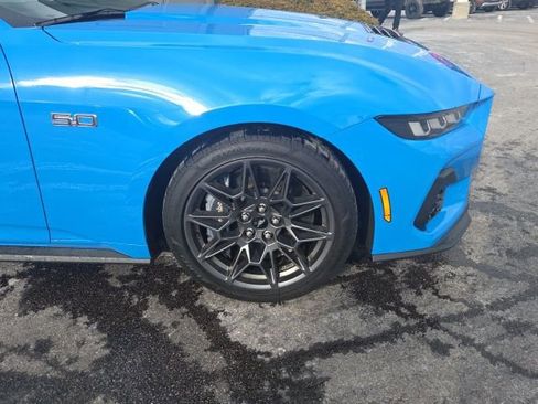 Used 2025 Ford Mustang GT Premium w/ GT Performance Package image 5