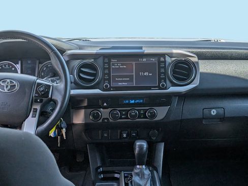 Used 2019 Toyota Tacoma SR5 AWD/4WD image 17