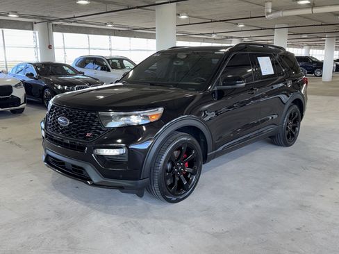 Used 2024 Ford Explorer ST w/ Equipment Group 401A image 4