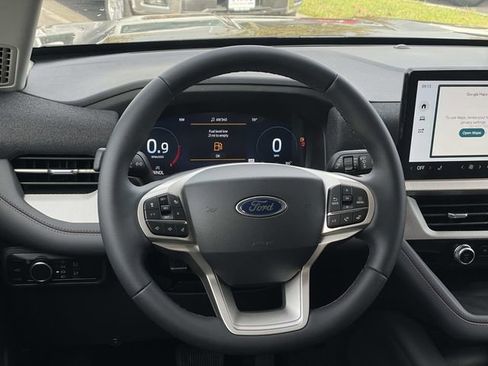 New 2026 Ford Explorer Active image 7