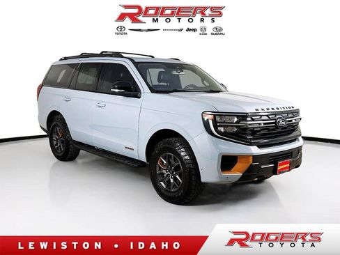 Used 2025 Ford Expedition Tremor AWD/4WD image 1