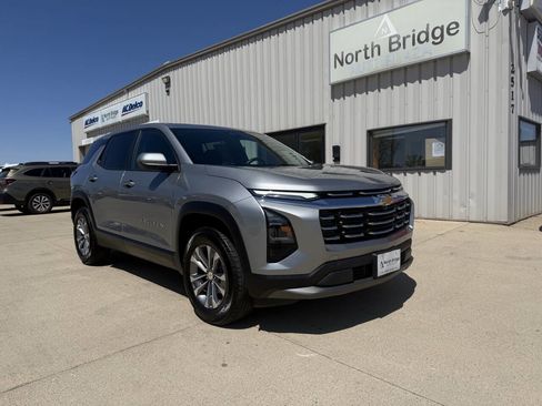 Used 2025 Chevrolet Equinox LT AWD/4WD image 1