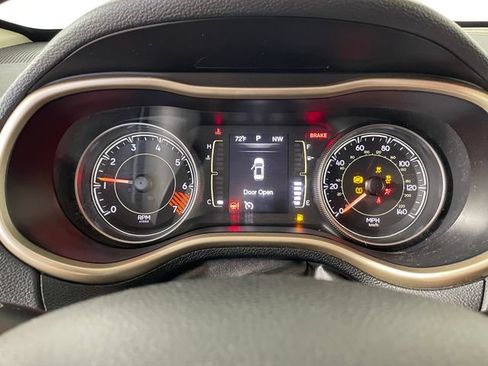 Used 2014 Jeep Cherokee Latitude AWD/4WD image 5