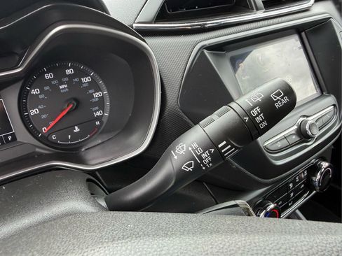 Used 2023 Chevrolet TrailBlazer LS AWD/4WD image 25