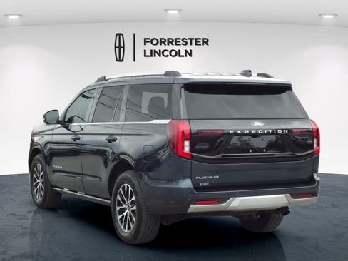 Used 2025 Ford Expedition Platinum AWD/4WD image 5