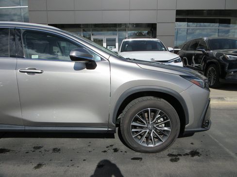 Used 2023 Lexus NX 350 AWD image 12