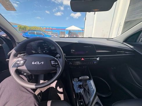 Certified 2024 Kia Niro EX FWD image 10