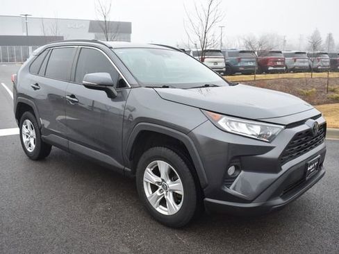 Used 2020 Toyota RAV4 XLE w/ XLE Grade Weather Package image 10