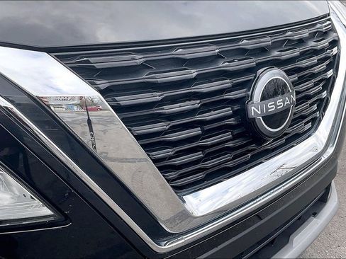 Used 2023 Nissan Rogue SV w/ SV Premium B Package image 29