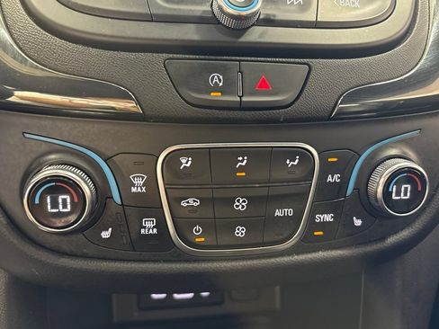 Used 2023 Chevrolet Equinox RS w/ RS Leather Package AWD/4WD image 21