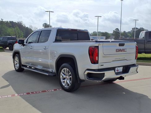 Used 2021 GMC Sierra 1500 SLT RWD image 2