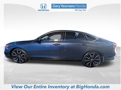 Used 2023 Honda Accord Touring image 9