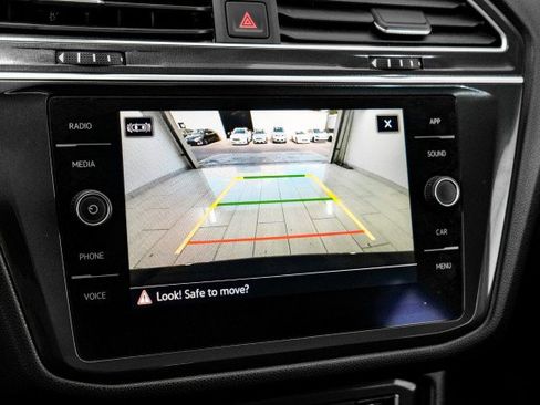 Used 2021 Volkswagen Tiguan SE R-Line AWD/4WD image 21