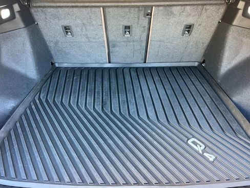 Used 2024 Audi Q4 e-tron Premium Plus AWD/4WD image 19