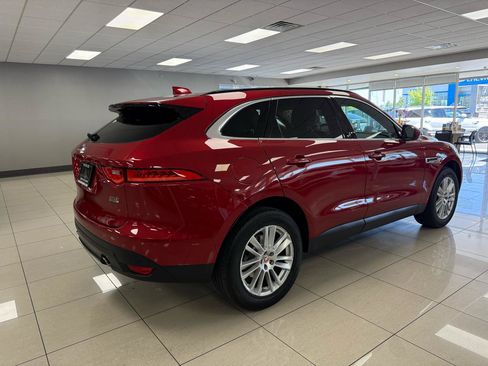 Used 2019 Jaguar F-PACE Prestige AWD/4WD image 2