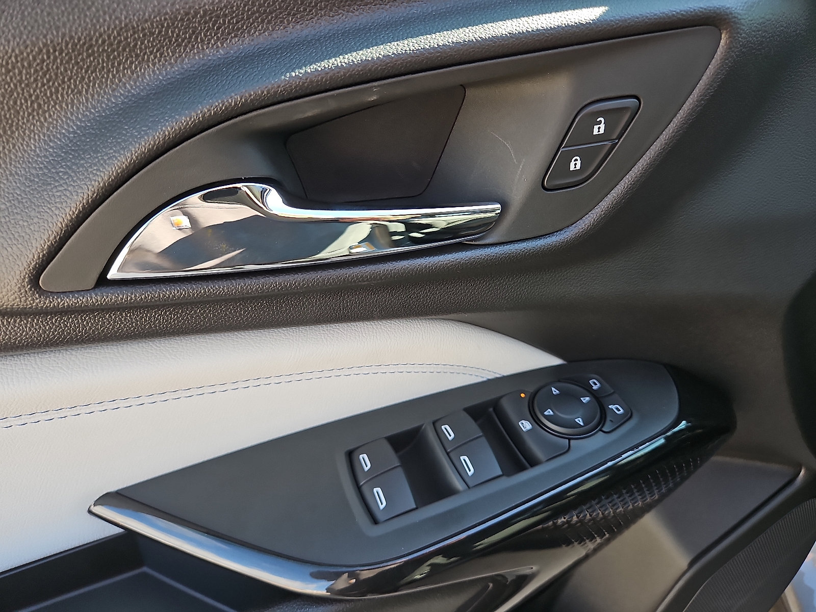 New 2026 Chevrolet Trax LT w/ LT Convenience Package FWD image 12