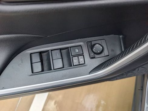 Used 2022 Toyota RAV4 LE AWD/4WD image 21