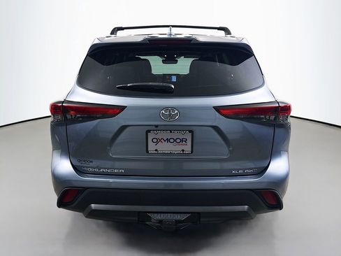 Certified 2021 Toyota Highlander XLE AWD/4WD image 6