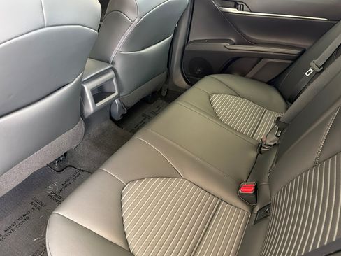 Used 2023 Toyota Camry SE w/ Convenience Package FWD image 11