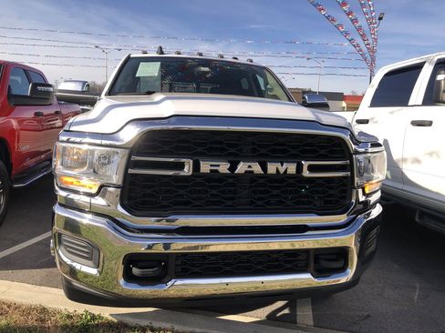 Used 2019 RAM 3500 Tradesman image 16