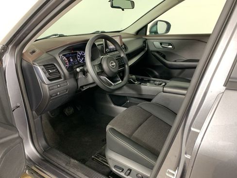 Used 2023 Nissan Rogue SV image 30