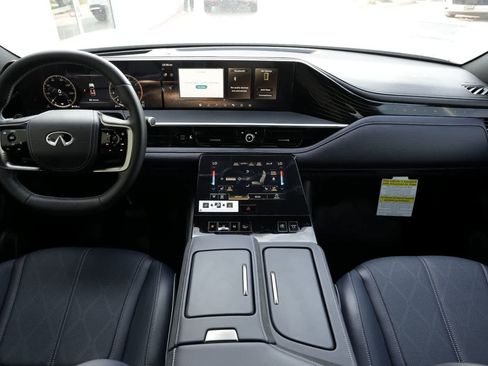 New 2026 INFINITI QX80 4WD image 7