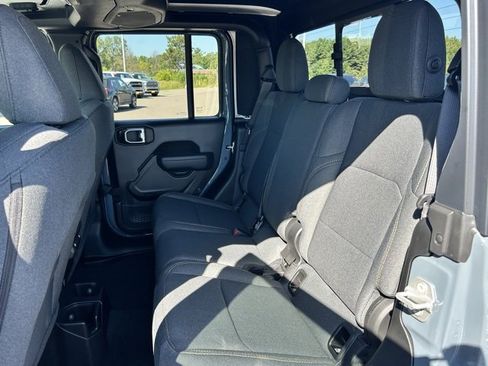 New 2025 Jeep Gladiator Willys image 10