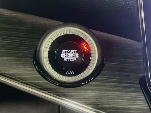 Used 2024 Jeep Wagoneer Series III AWD/4WD image 19