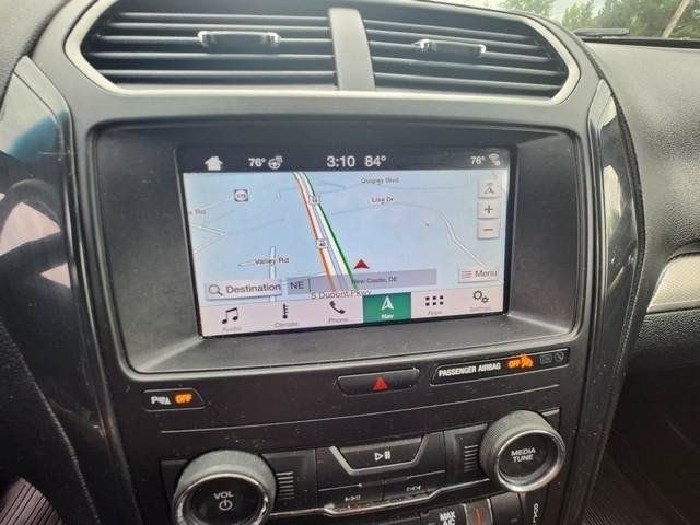 Used 2019 Ford Explorer XLT w/ Equipment Group 202A AWD/4WD image 17